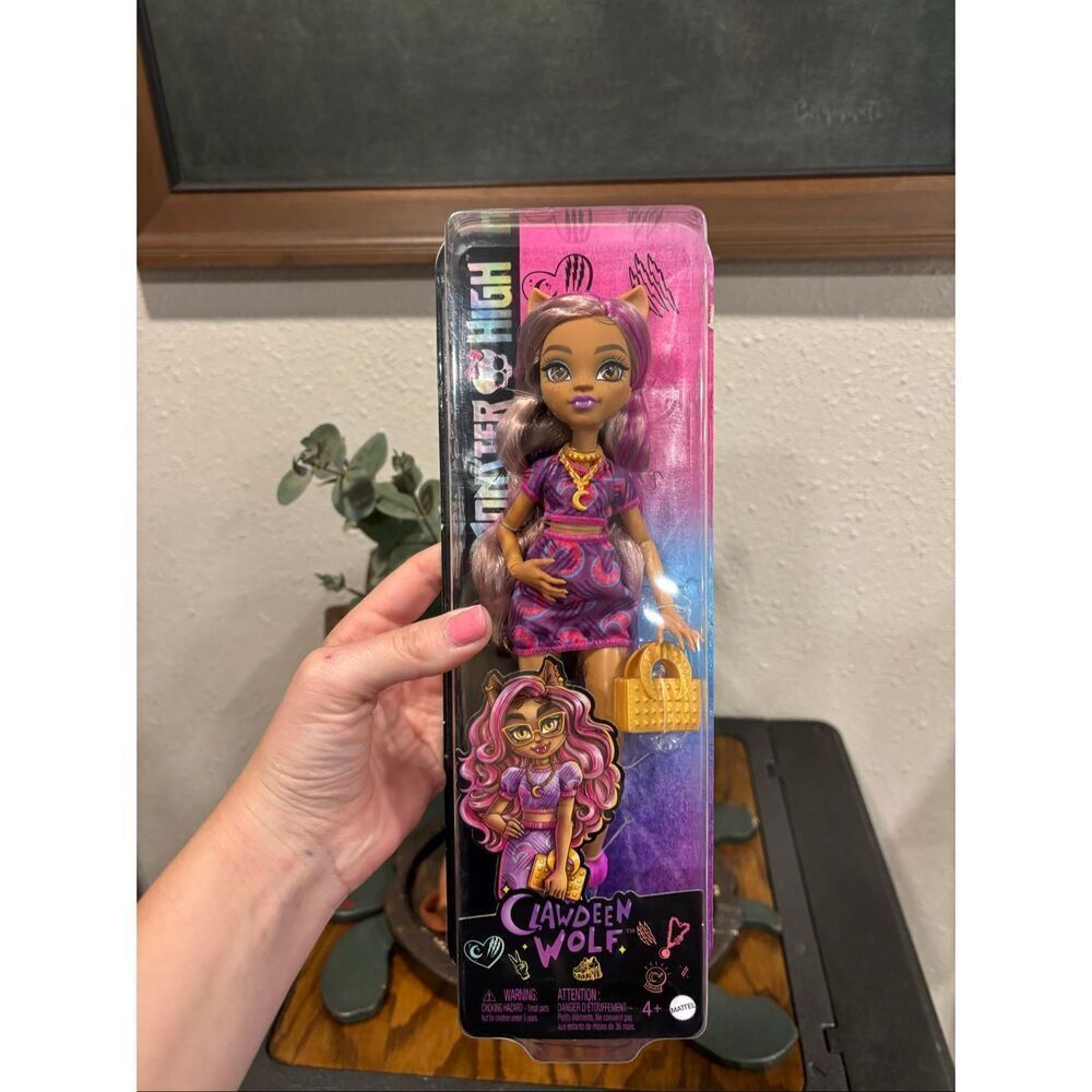 Monster High Clawdeen Wolf Doll Articulated Mattel 2022 New